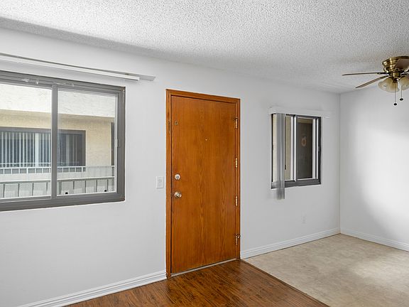 3rd image of 16226 Vanowen St #209