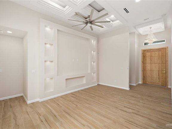 2nd image of 3104 Zarzamora Ave