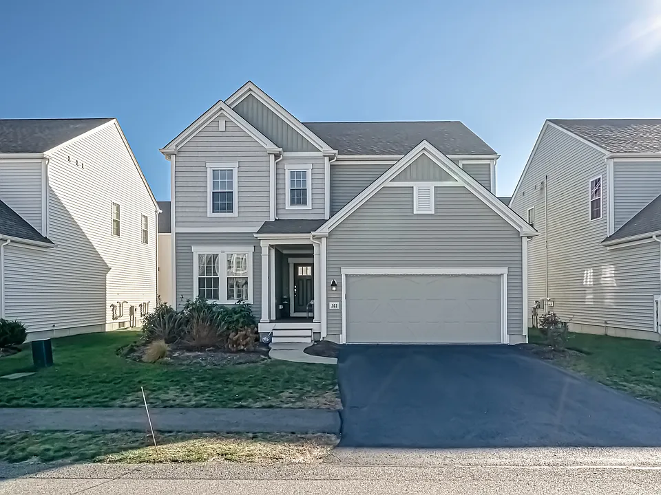 203 Stonehaven Dr