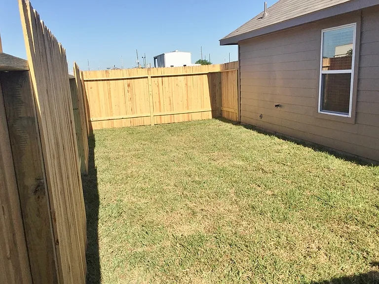 19047 Brescia Ln — Photo 3