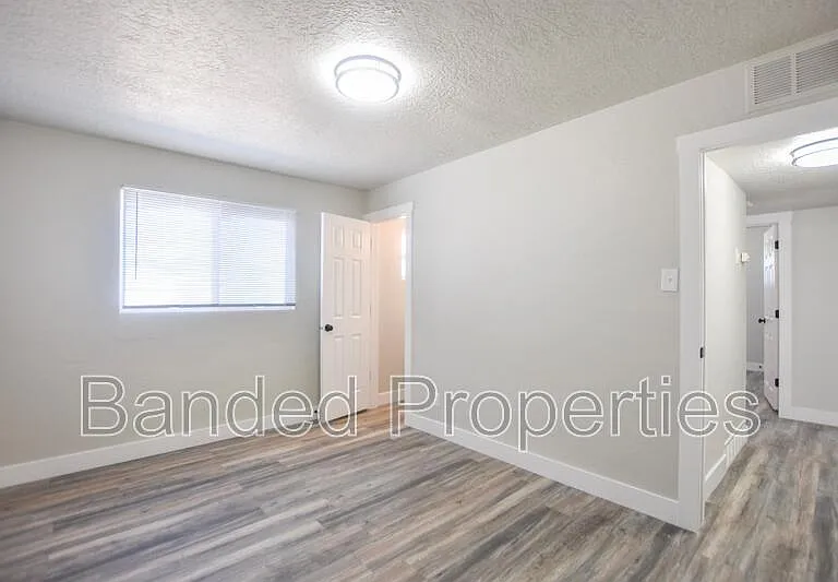 5155 S 4660 W — Photo 19