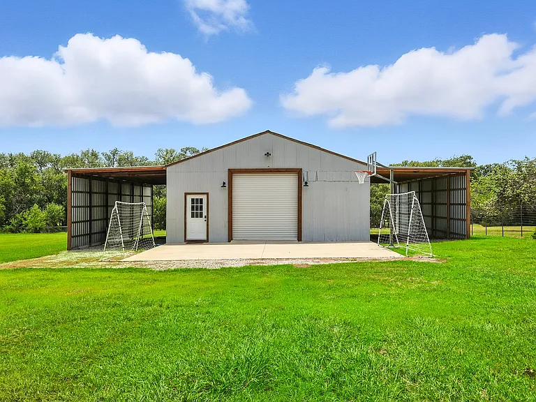 2368 County Road 852 — Photo 50