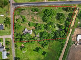 4223 S Main St, Anahuac, TX 77514