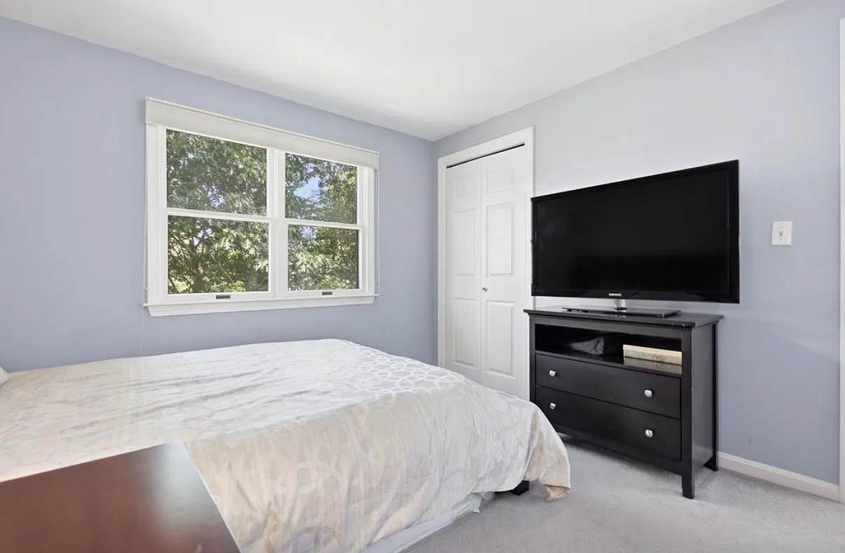 2 bed, 1.5 bath, 1228 sqft, $1,400 — Photo 3