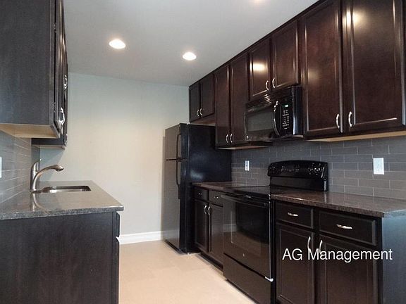 2nd image of 17639 New Hampshire Dr