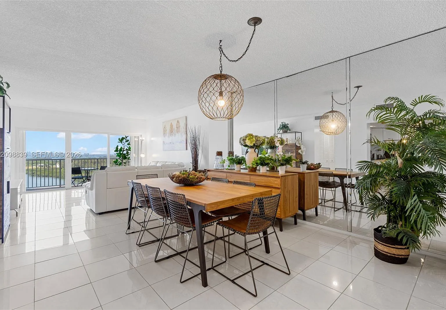 Arlen House Condo — Photo 3
