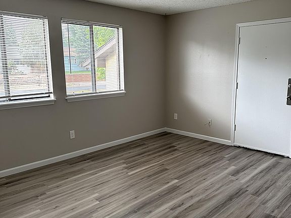 5th image of 2615 E Uintah St