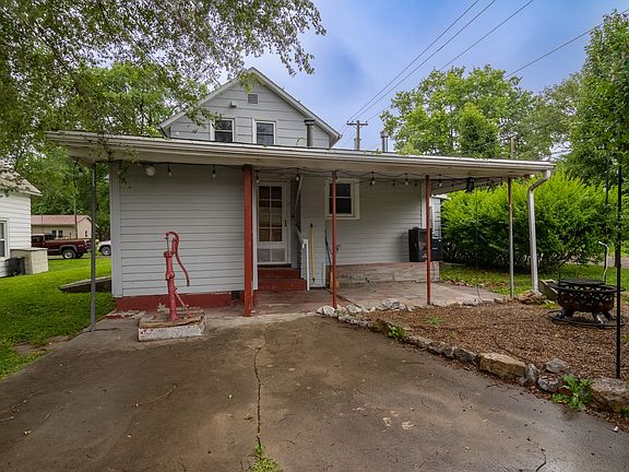 3rd image of 301 S Ardinger St