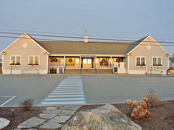 GLP's Yacht Club, Restaurant