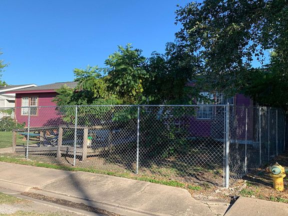 3rd image of 1718 Merriman Ave