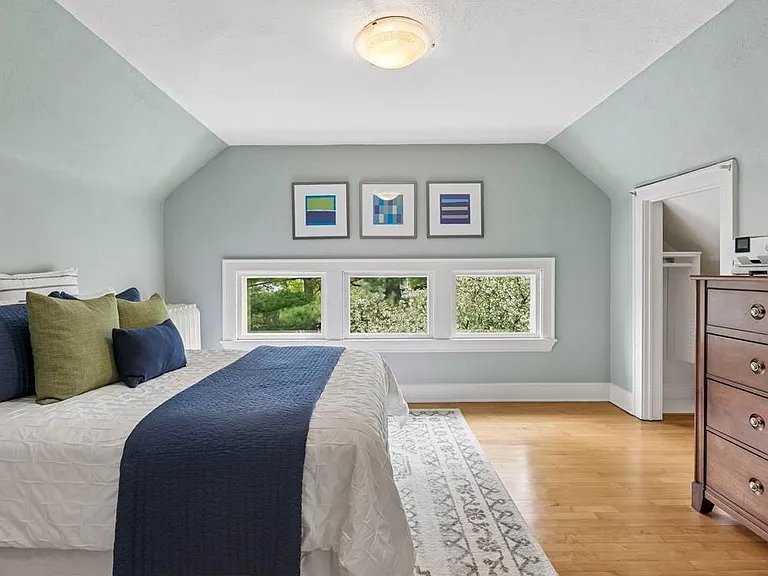 1777 Knox Ave S — Photo 42