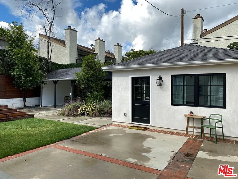 4217 Irvine Ave — Photo 37