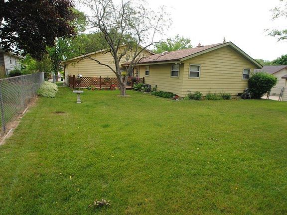 3rd image of 7553 S Highfield Ct