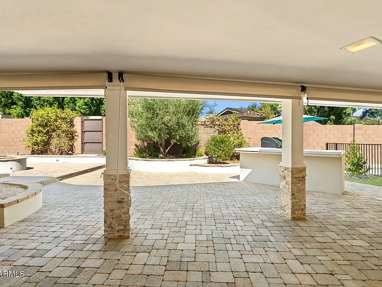 2054 E Rancho Dr — Photo 6