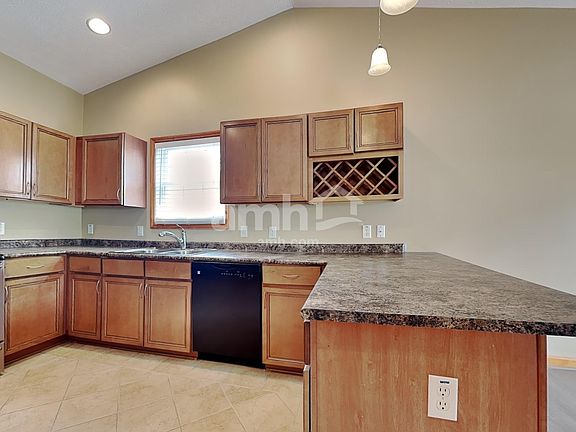 4th image of 715 Justin Ct