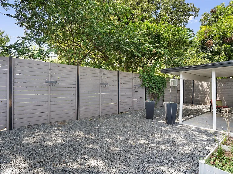 1182 Angelina St — Photo 27