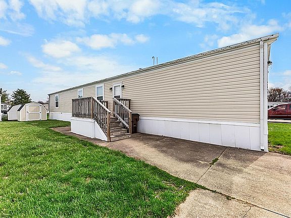 3rd image of 2948 Andrew Dr