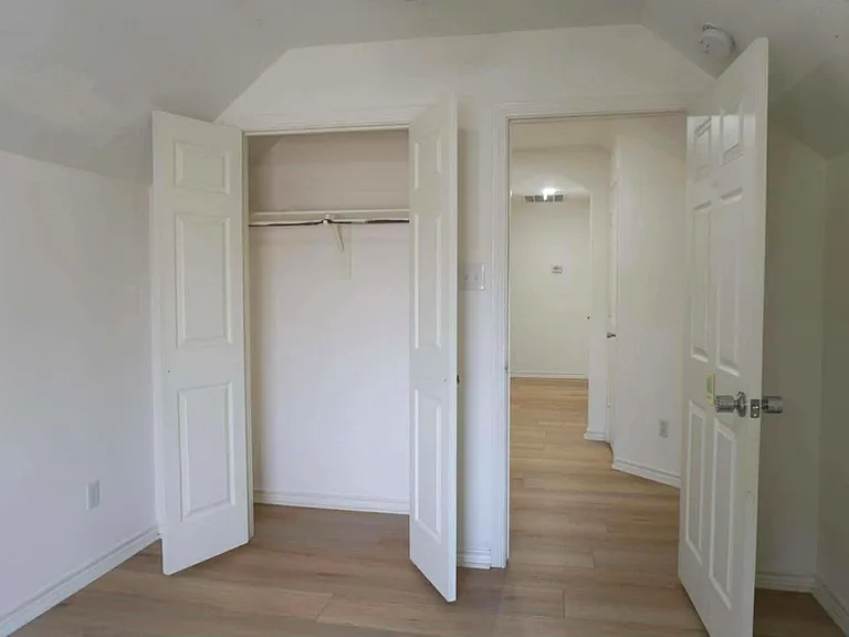 7916 Comal St — Photo 15