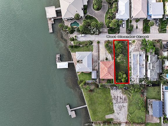 5th image of 227 W Oleander St