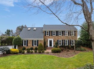 2703 E Ridge Ct, Oakton, VA 22124