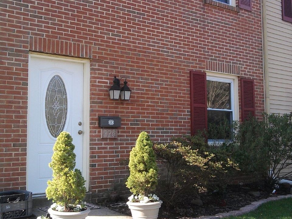 Front of 228 Yardley Court
