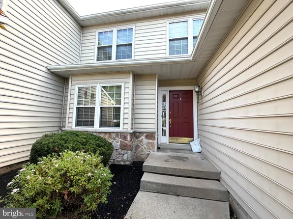 45 Palmer Dr, Moorestown, NJ 08057