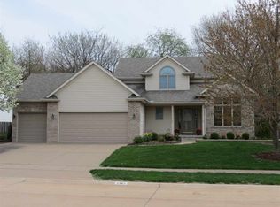 2087 Plum Tree Rd, Bettendorf, IA 52722