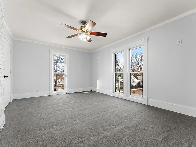 557 Chicago St — Photo 11