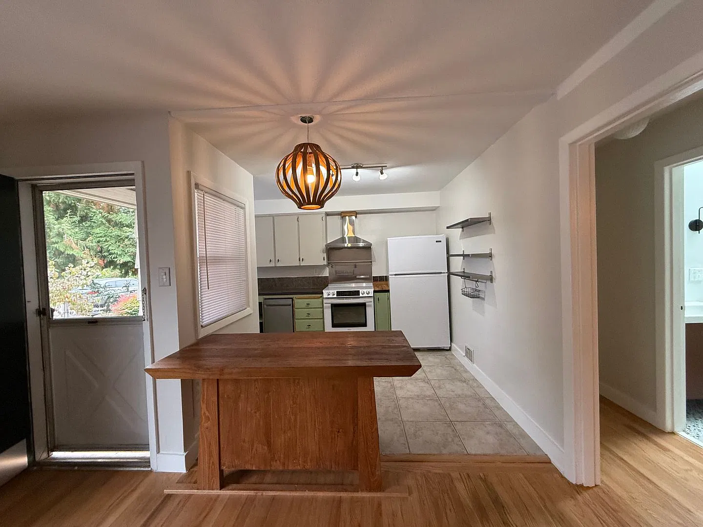Adorable 1 bedroom, 1 bath duplex in Cully/ NE Portland! Single level, 2 Assigned spots, Fenced y... — Photo 3