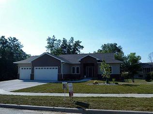 1570 Ironwood Ln, North Liberty, IA 52317