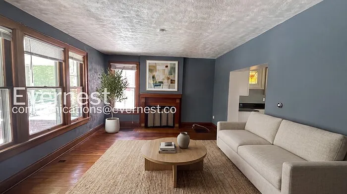 4 bed, 2.0 bath, 2096 sqft, $2,150 — Photo 3
