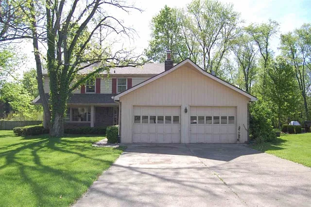 8516 Larch Ln photo 1