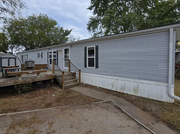 10257 County Road G44x Trlr 114, Muscatine, IA 52761