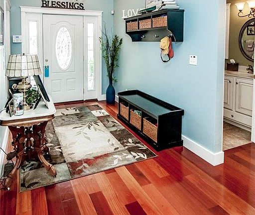 2nd image of 5 Nantucket Ln
