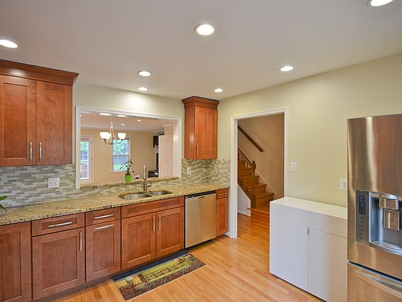 5th image of 9424 William Kirk Ln