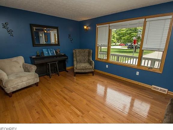 3rd image of 1622 Devonshire Dr
