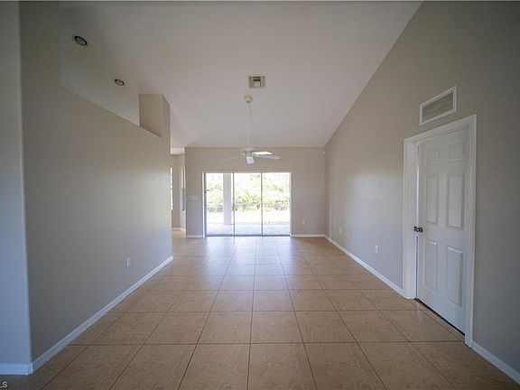 4th image of 410 Lovers Ave S
