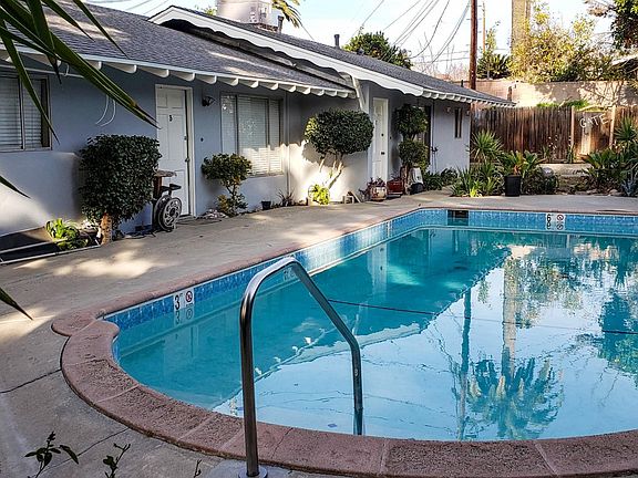 4th image of 2611 Bishop Dr APT E