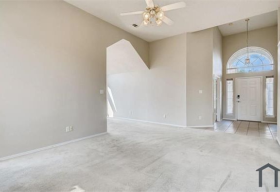 3rd image of 8614 Holland Ave