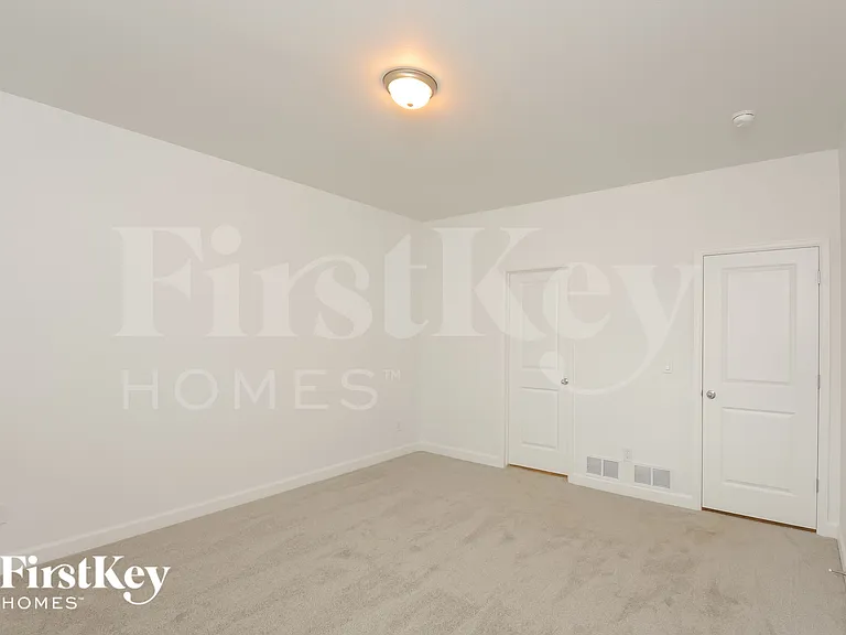 496 Kansas Ave — Photo 9