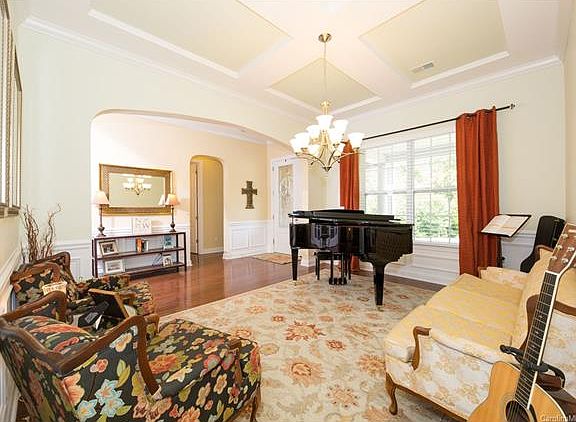 5th image of 388 Monteray Oaks Cir