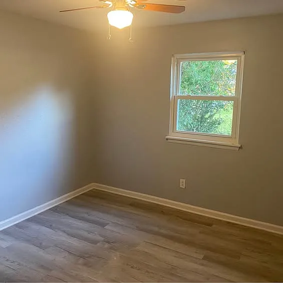 2021 Waters Dr — Photo 14