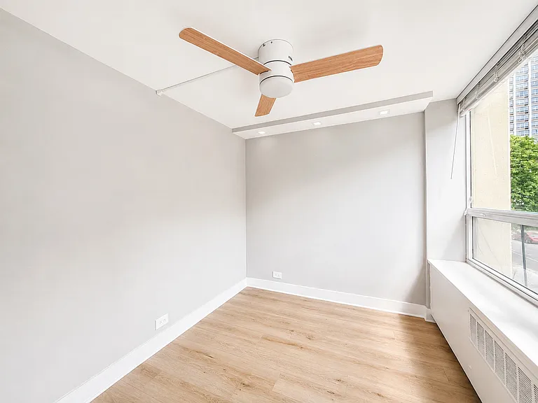 1355 N Sandburg Ter #206D — Photo 15