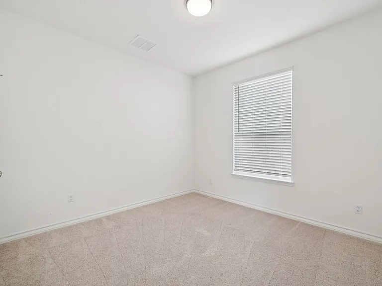 10833 Coppola — Photo 29