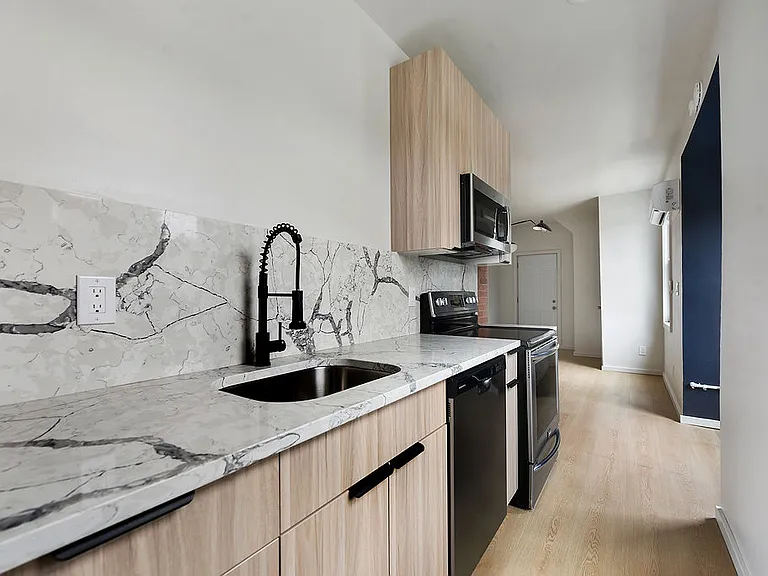 201 E 10th Ave #1 — Photo 5