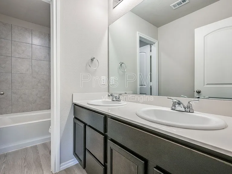 3537 Brentwood Dr — Photo 6