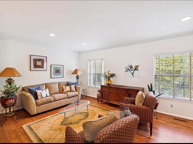 10353 Green Holly Ter — Photo 1