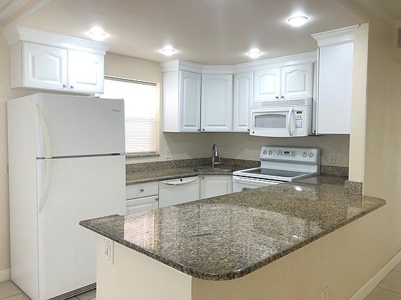 2nd image of 676 Saxony Park #O