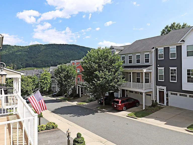 2097 Avinity Loop — Photo 3