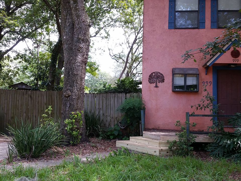 1st image of 999 Camelia St